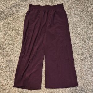 Lululemon Burgandy Maroon Capri Crop Pants 8
